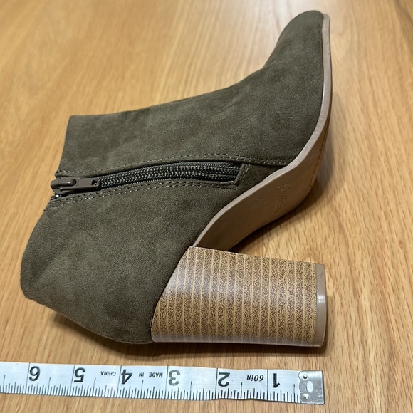 Qupid Green Open Toe Faux Suede Ankle Boots - Picture 11 of 11